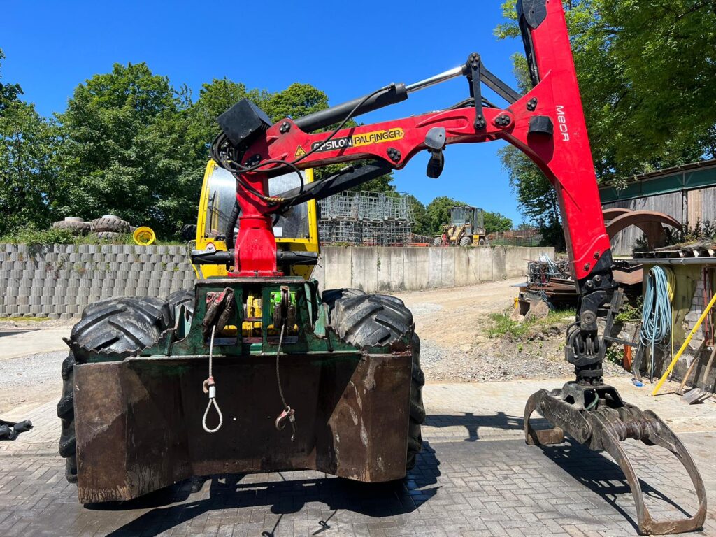 Skidder LKT82